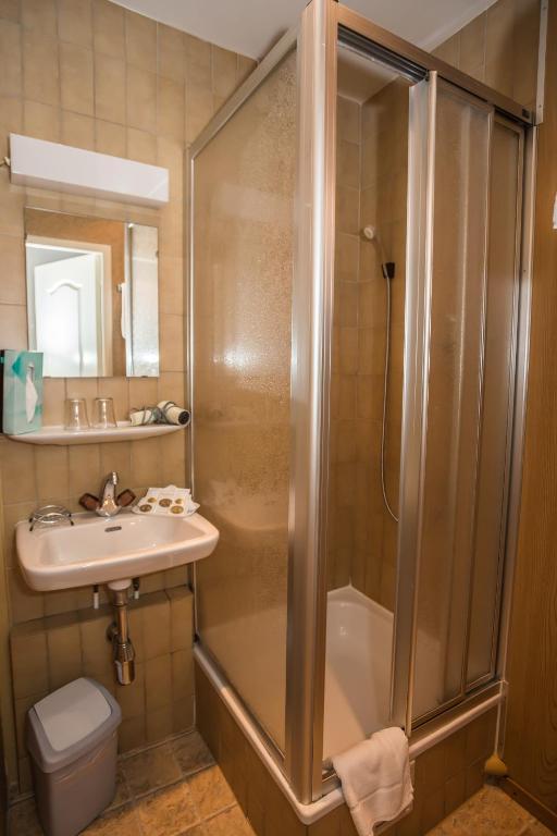 Hotel Des Tourelles Geneva Bilik gambar